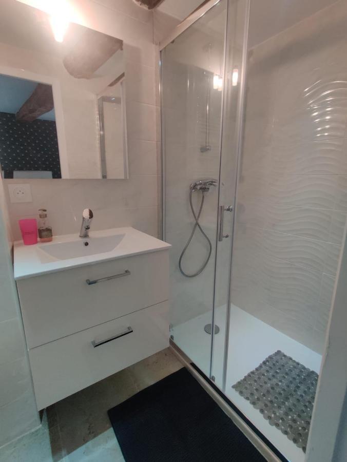 Logement Neuf Centre Du Village Aux Pieds Du Chateau Grimaud Ngoại thất bức ảnh