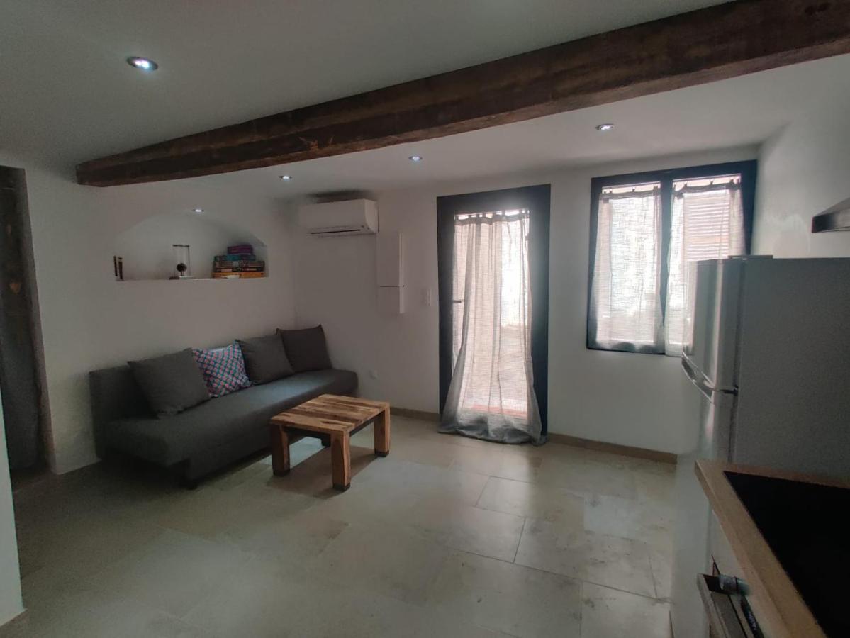 Logement Neuf Centre Du Village Aux Pieds Du Chateau Grimaud Ngoại thất bức ảnh