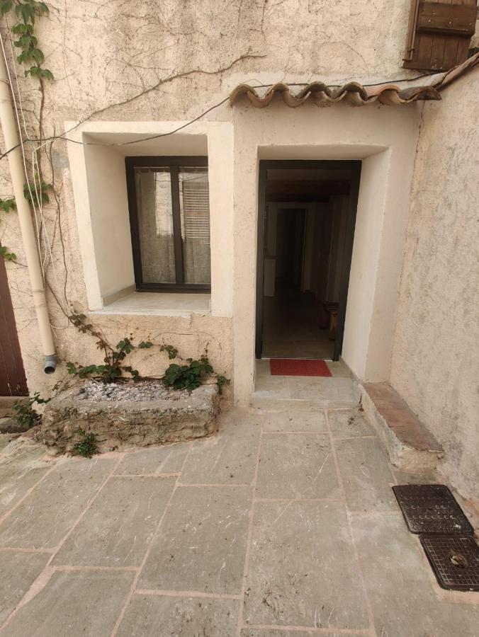 Logement Neuf Centre Du Village Aux Pieds Du Chateau Grimaud Ngoại thất bức ảnh