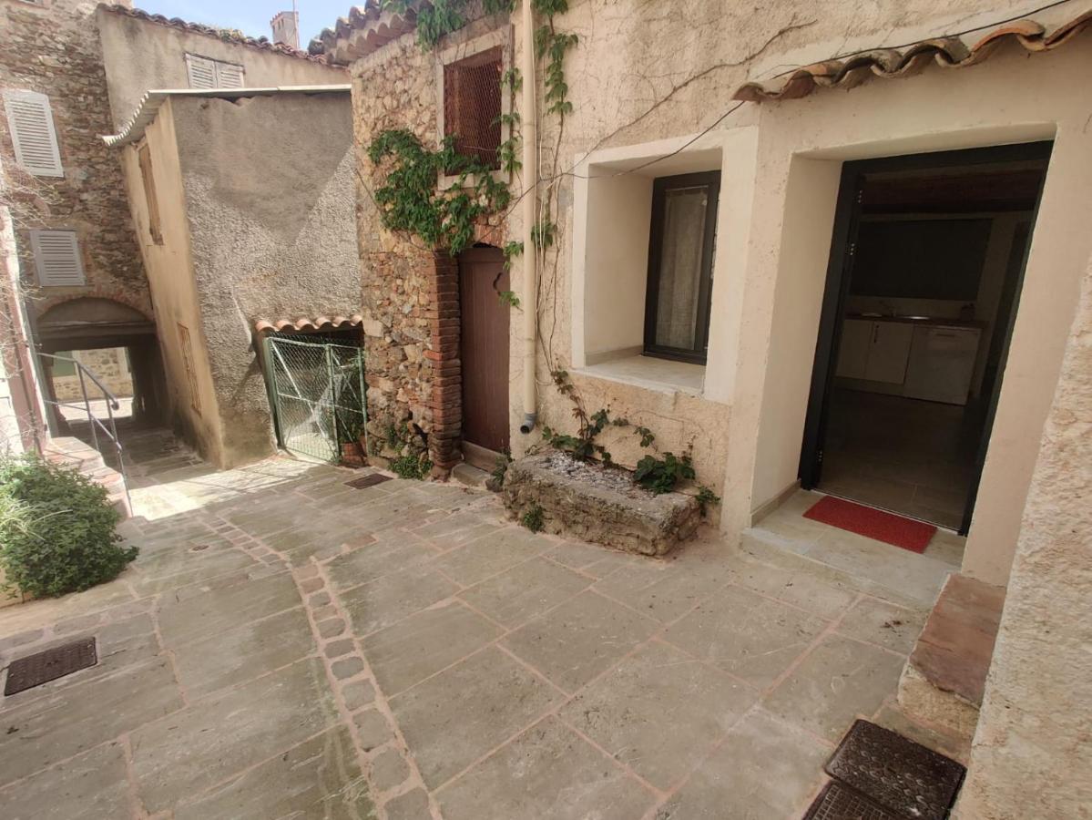 Logement Neuf Centre Du Village Aux Pieds Du Chateau Grimaud Ngoại thất bức ảnh