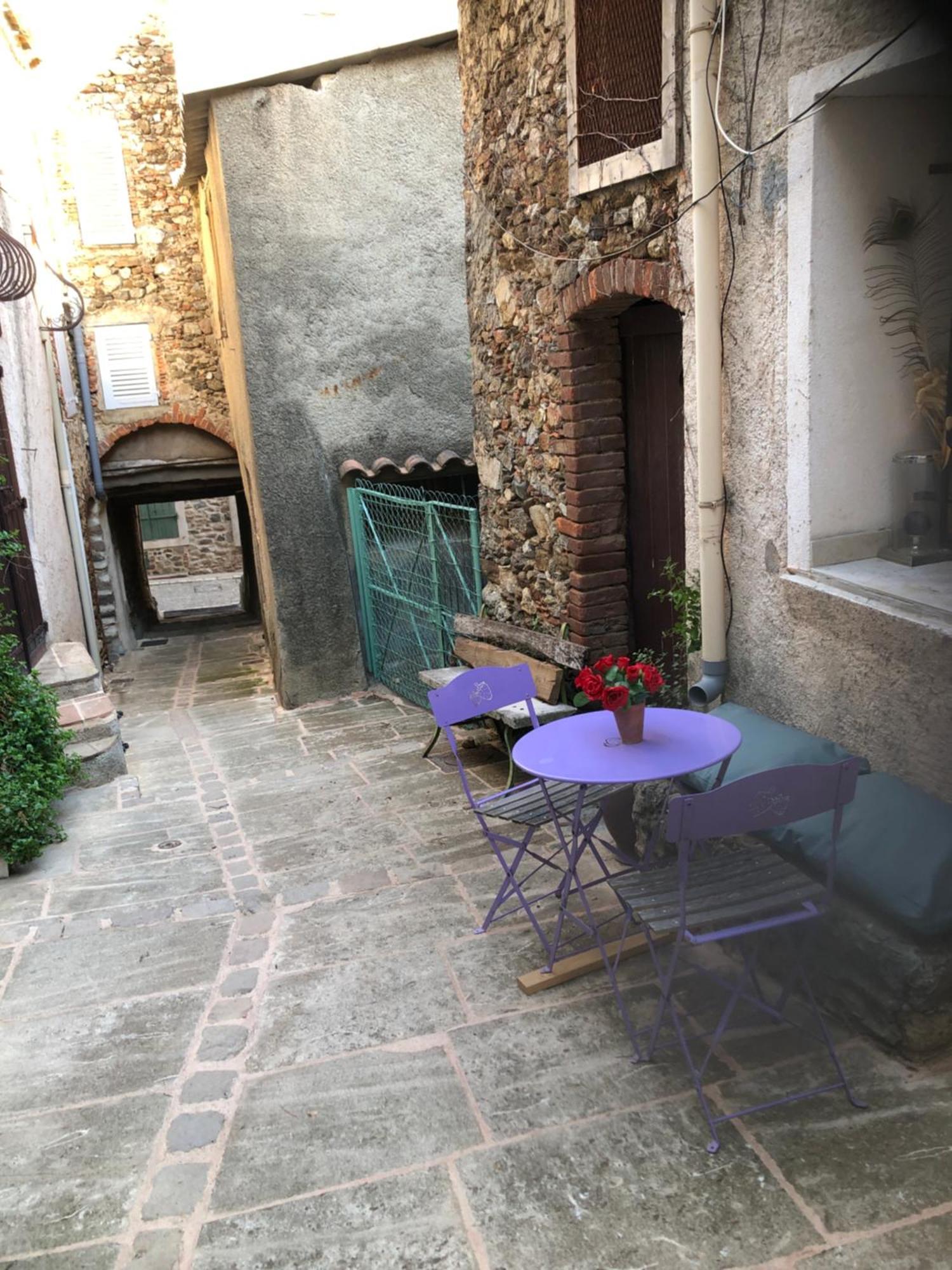 Logement Neuf Centre Du Village Aux Pieds Du Chateau Grimaud Ngoại thất bức ảnh